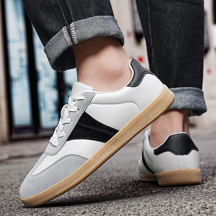 Roberto Low-Top Sneakers