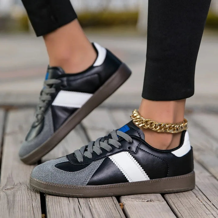 Nova Low-Top Sneakers