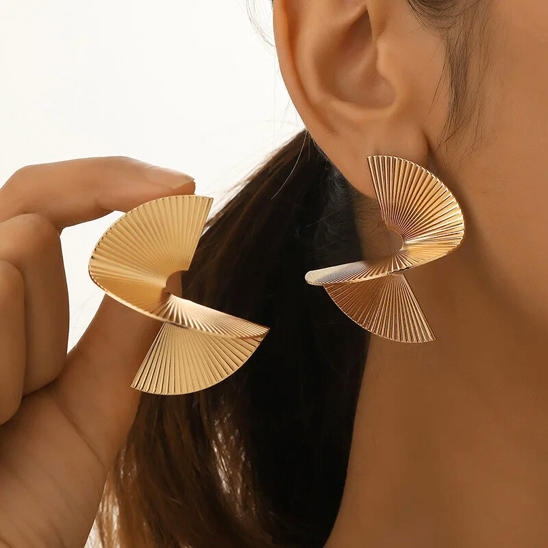 Helis Twisted Earrings