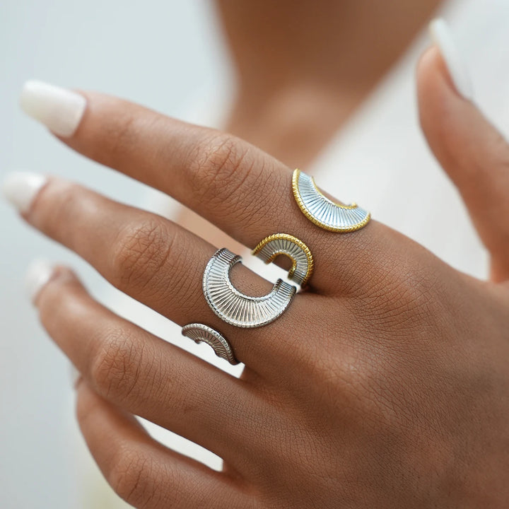 Aurelia Sculpted Arc Ring