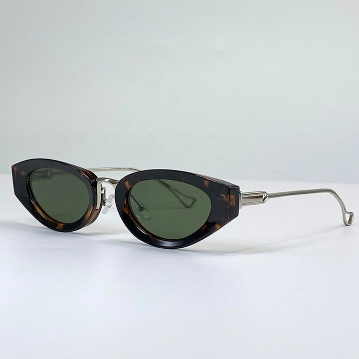 Kleio Cat-Eye Sunglasses